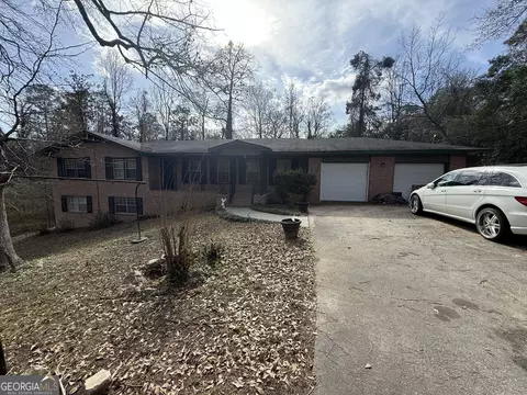 1977 Thomas Dr, Macon, GA 31217
