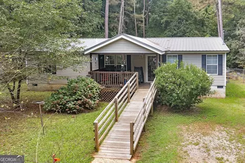 450 Lakeshore Dr, Jackson, GA 30233