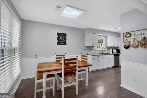 Dining - 107 N Barnard Ave, Lagrange, GA 30241 photo 2 of 2