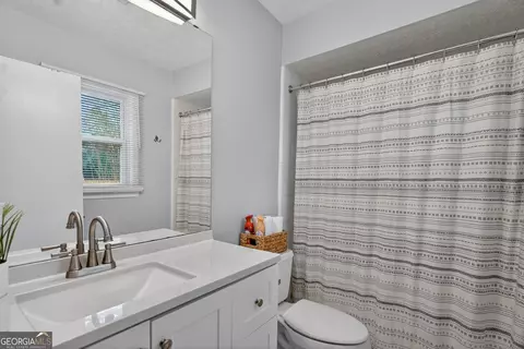 Bath - 107 N Barnard Ave, Lagrange, GA 30241 photo 1 of 2