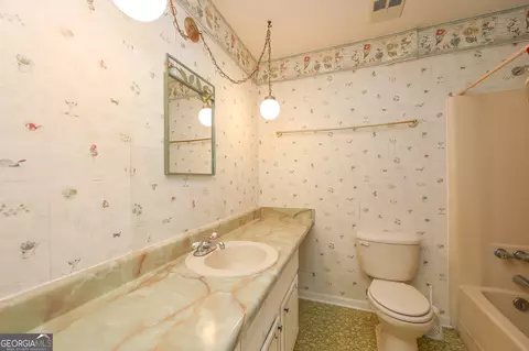 Bath - 207 N View Pointe Dr, Lagrange, GA 30241 photo 1 of 3