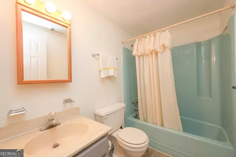 Bath - 207 N View Pointe Dr, Lagrange, GA 30241 photo 3 of 3