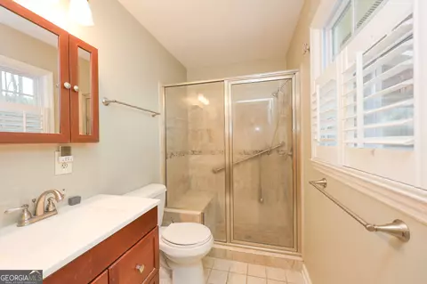 Bath - 207 N View Pointe Dr, Lagrange, GA 30241 photo 2 of 3