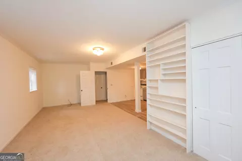 Living - 207 N View Pointe Dr, Lagrange, GA 30241 photo 10 of 10