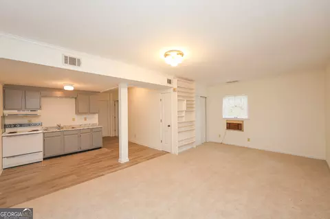 Living - 207 N View Pointe Dr, Lagrange, GA 30241 photo 7 of 10