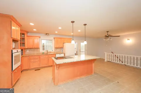 Kitchen - 207 N View Pointe Dr, Lagrange, GA 30241 photo 1 of 5