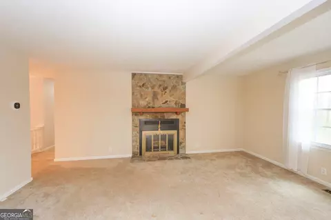Living - 207 N View Pointe Dr, Lagrange, GA 30241 photo 1 of 10