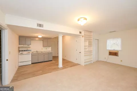 Living - 207 N View Pointe Dr, Lagrange, GA 30241 photo 8 of 10