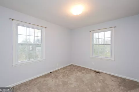 Bedroom - 207 N View Pointe Dr, Lagrange, GA 30241 photo 3 of 8