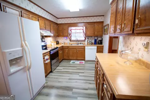 Kitchen - 106 Jandale Dr, Lagrange, GA 30241 photo 3 of 3