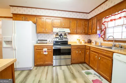Kitchen - 106 Jandale Dr, Lagrange, GA 30241 photo 1 of 3