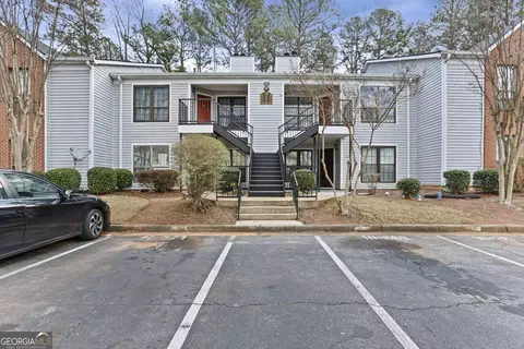 671 Windchase Ln, Stone Mountain, GA 30083