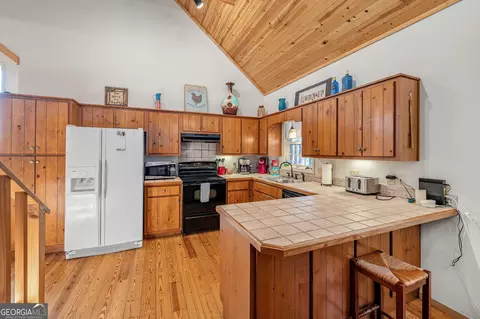 Kitchen - 195 Orme St, Clayton, GA 30525 photo 2 of 2