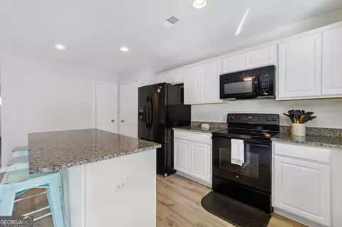 Kitchen - 39 Easy St, Guyton, GA 31312 photo 6 of 7