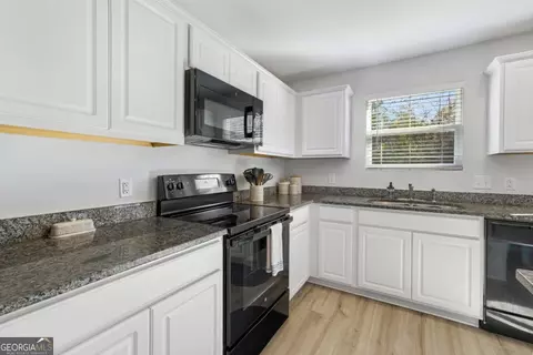Kitchen - 39 Easy St, Guyton, GA 31312 photo 2 of 7