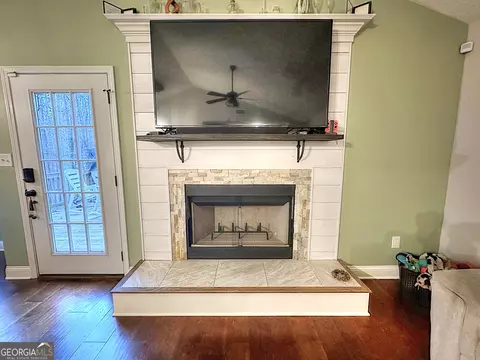 Entry Way - 106 Woodstream Trl, Lagrange, GA 30240 photo 2 of 2