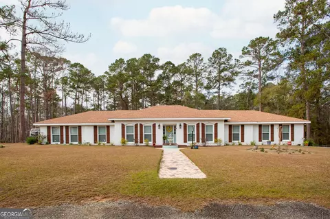 2621 Winchester Dr, Waycross, GA 31503