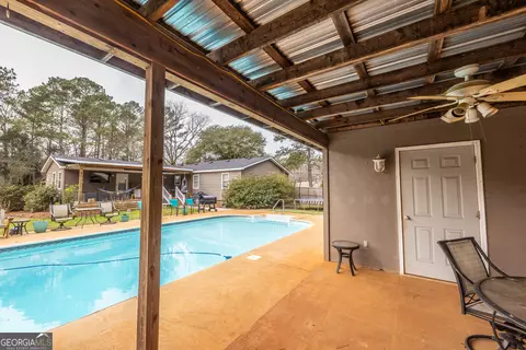Exterior - 202 Daniel Rd, Thomaston, GA 30286 photo 4 of 22