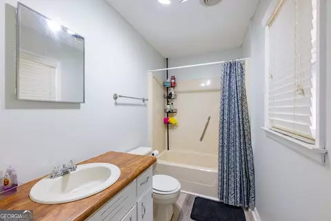 Bath - 202 Daniel Rd, Thomaston, GA 30286 photo 2 of 4