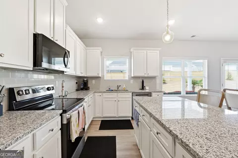 Kitchen - 11817 Rizvan Pl, Covington, GA 30014 photo 3 of 4