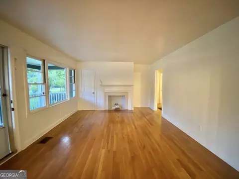 118 Glen Iris Dr, Monroe, GA 30655