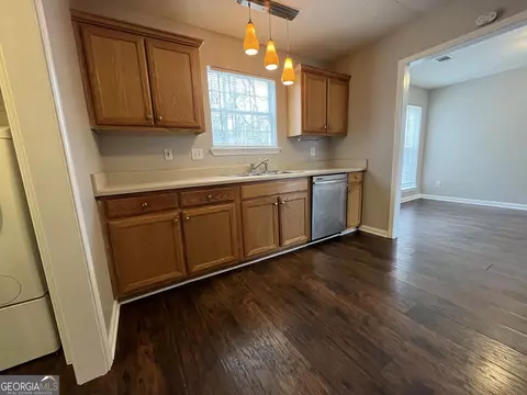Kitchen - 156 Galway Ln, Hampton, GA 30228 photo 3 of 4