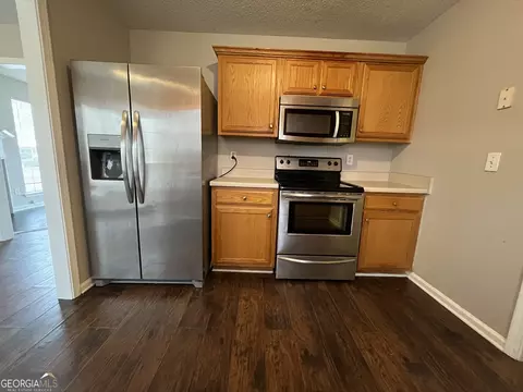 Kitchen - 156 Galway Ln, Hampton, GA 30228 photo 2 of 4