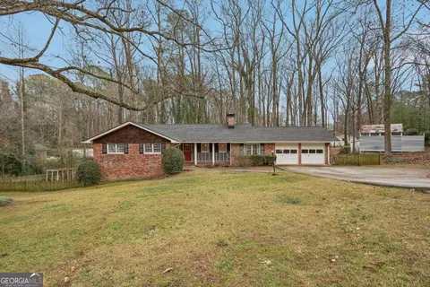 2121 Skytop Dr, Stone Mountain, GA 30087