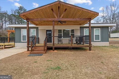 208 Bartlett Ave, Roanoke, AL 36274