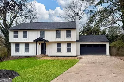 150 N Pond Ct, Roswell, GA 30076