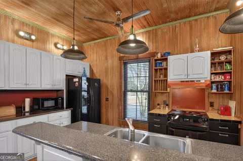 Kitchen - 33 Main St, Register, GA 30452 photo 3 of 3