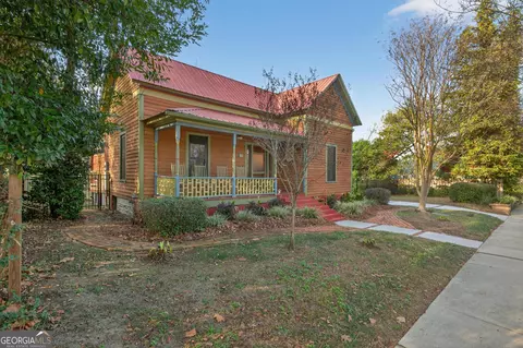 Exterior - 33 Main St, Register, GA 30452 photo 3 of 9