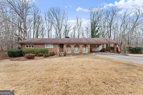 4225 Walnut Cir, Flowery Branch, GA 30542