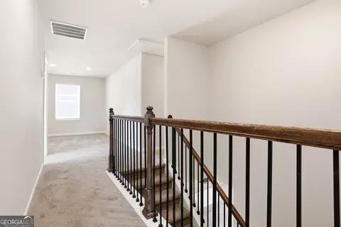 Entry Way - 132 Post Oak Dr #131, Jackson, GA 30233 photo 4 of 7