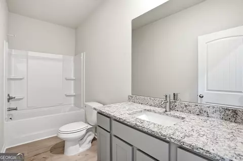 Bath - 132 Post Oak Dr #131, Jackson, GA 30233 photo 4 of 4