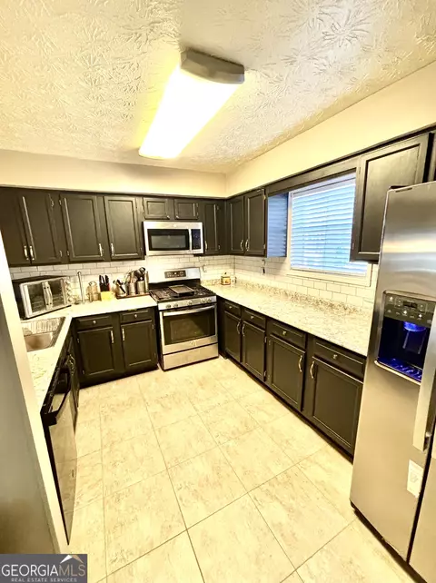 Kitchen - 6428 Pinebark Way, Morrow, GA 30260 photo 2 of 2