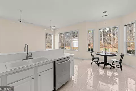 Kitchen - 196 Lakeridge Dr, Temple, GA 30179 photo 5 of 6