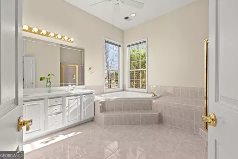Bath - 196 Lakeridge Dr, Temple, GA 30179 photo 1 of 6