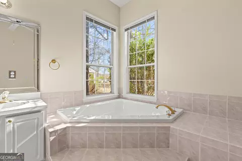 Bath - 196 Lakeridge Dr, Temple, GA 30179 photo 4 of 6