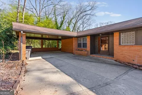 5 Ridgewood Dr, Cartersville, GA 30120