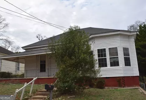 963 E Solomon St, Griffin, GA 30223