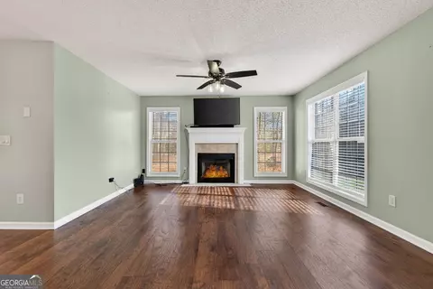 Living - 118 Ridgeway Rd, Milner, GA 30257 photo 3 of 3
