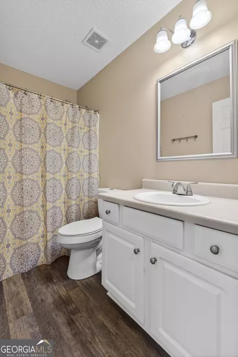 Bath - 118 Ridgeway Rd, Milner, GA 30257 photo 6 of 6