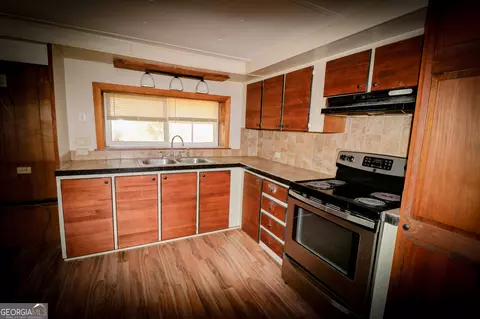 Kitchen - 2447 Williamson Rd, Williamson, GA 30292 photo 3 of 4