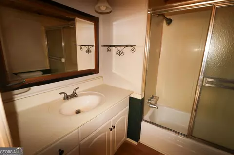Bath - 2447 Williamson Rd, Williamson, GA 30292 photo 1 of 2