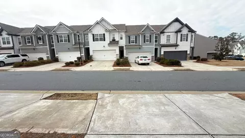 736 Woodstock Grove Dr, Woodstock, GA 30188