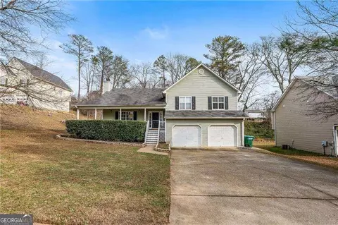 1028 Whispering Woods Dr, Canton, GA 30114