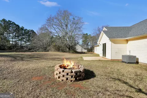 Exterior - 133 Meadow View Dr, Jackson, GA 30233 photo 7 of 9