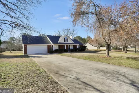 Exterior - 133 Meadow View Dr, Jackson, GA 30233 photo 3 of 9