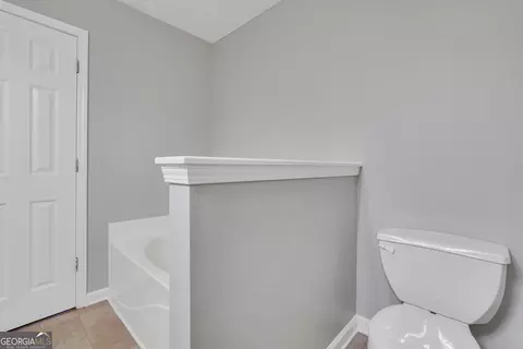 Bath - 133 Meadow View Dr, Jackson, GA 30233 photo 5 of 6